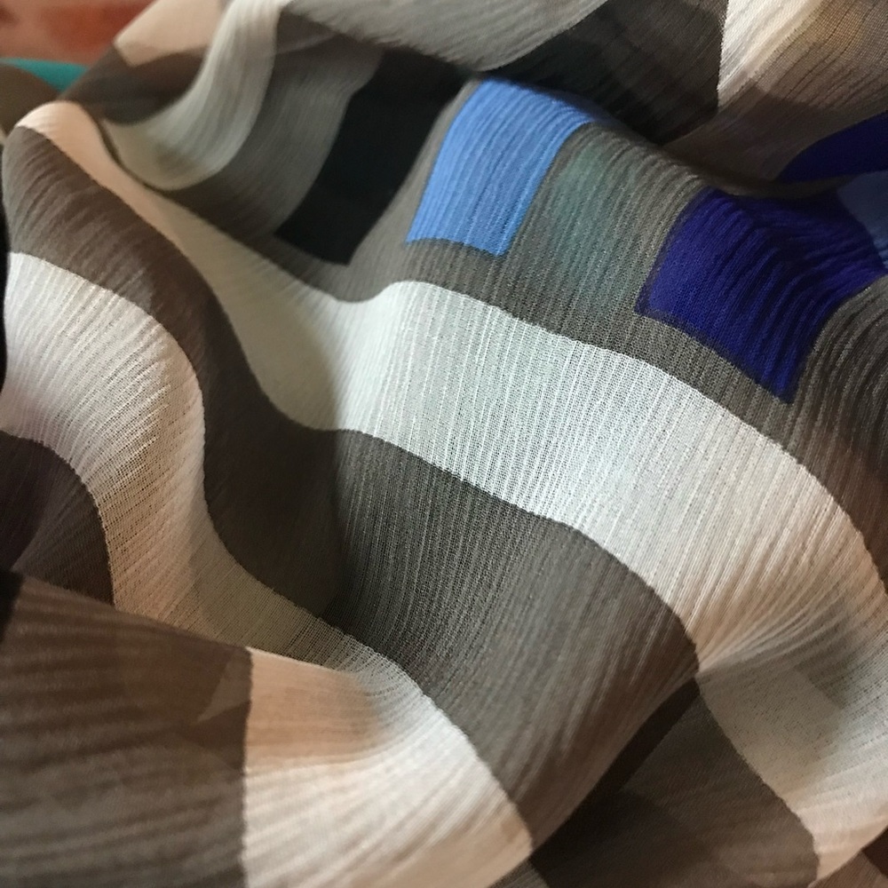 PER SE 100% Silk Scarf *Colorful Linear Print* - Picture 8 of 13